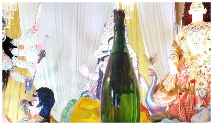 তাঁতীবাজার মণ্ডপে ছিনতাই, আটক ৩