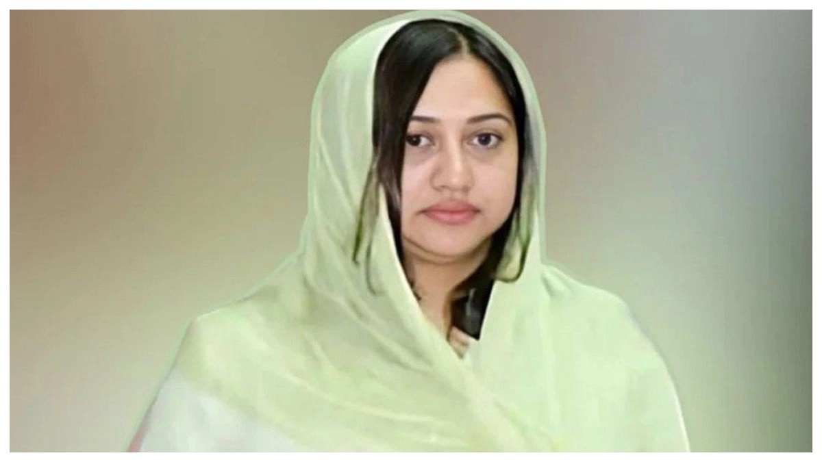 জরুরি ভিত্তিতে দেশে ফিরলেন কোকোর স্ত্রী শর্মিলা রহমান