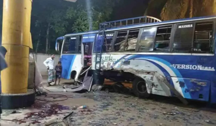 ফিলিং স্টেশনে সিলিন্ডার বিস্ফোরণে নিহত ৩,  দগ্ধ ২০