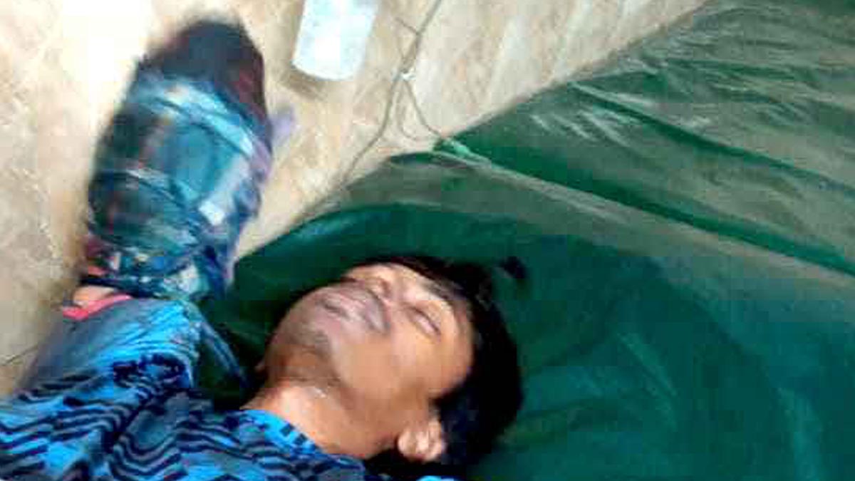 দুর্বৃত্তদের হামলায় যুবকের দুই হাতের কবজি বিচ্ছিন্ন