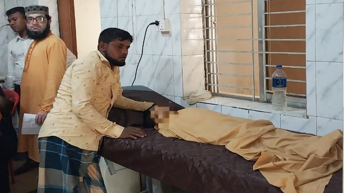 অটোরিকশার চাপায় প্রাণ গেল শিশু আমেনার