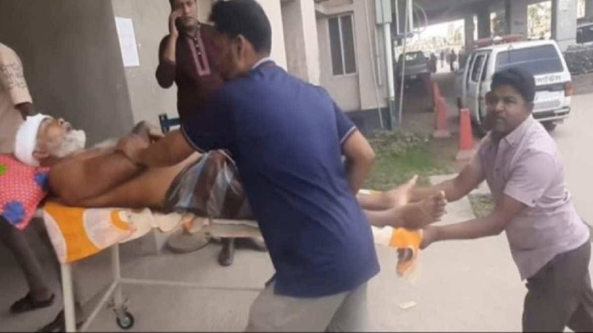 সাতক্ষীরায় আ.লীগ নেতাকে কুপিয়ে বাড়িতে লুটপাট