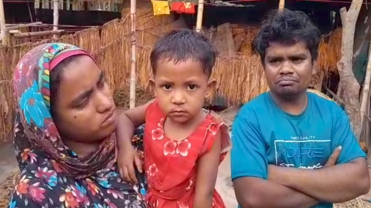 দুধের সন্তান বিক্রি করে লাপাত্তা বাবা