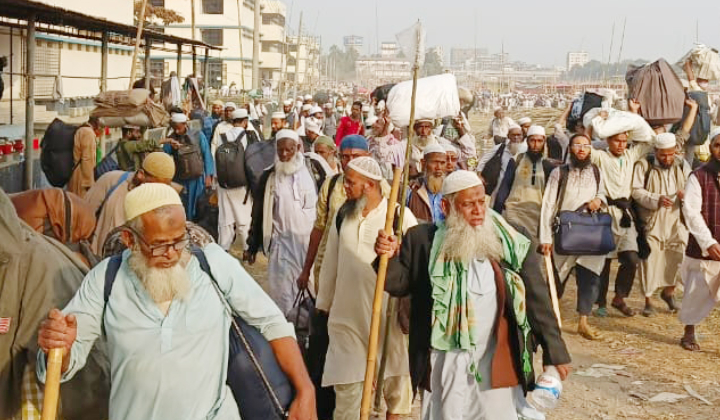 বিশ্ব ইজতেমা ময়দান ছাড়ছেন মুসল্লিরা