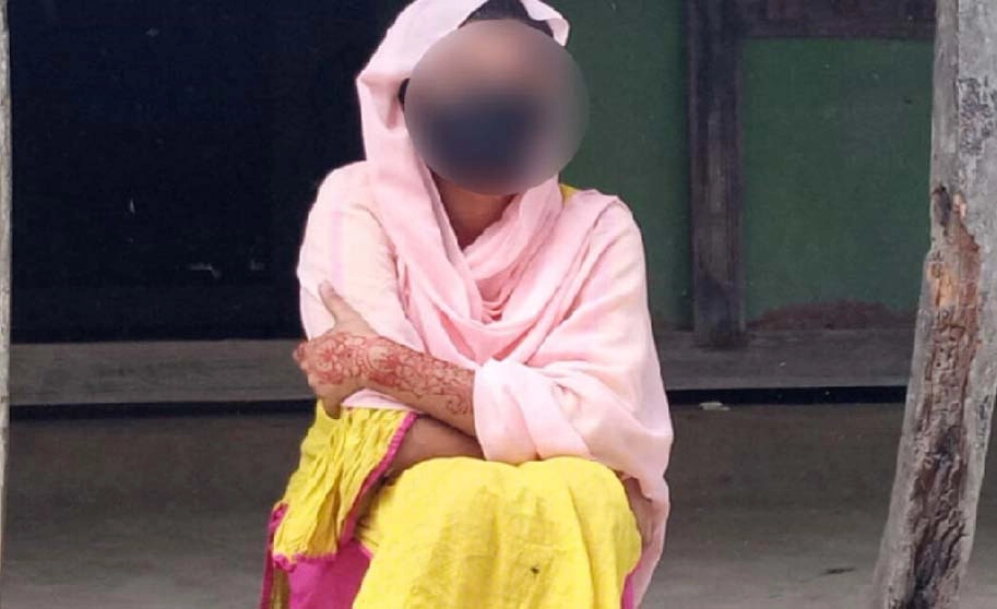 পরীক্ষা না দিয়ে প্রেমিকের বাড়িতে বিয়ের দাবিতে অনশনে পরীক্ষার্থী
