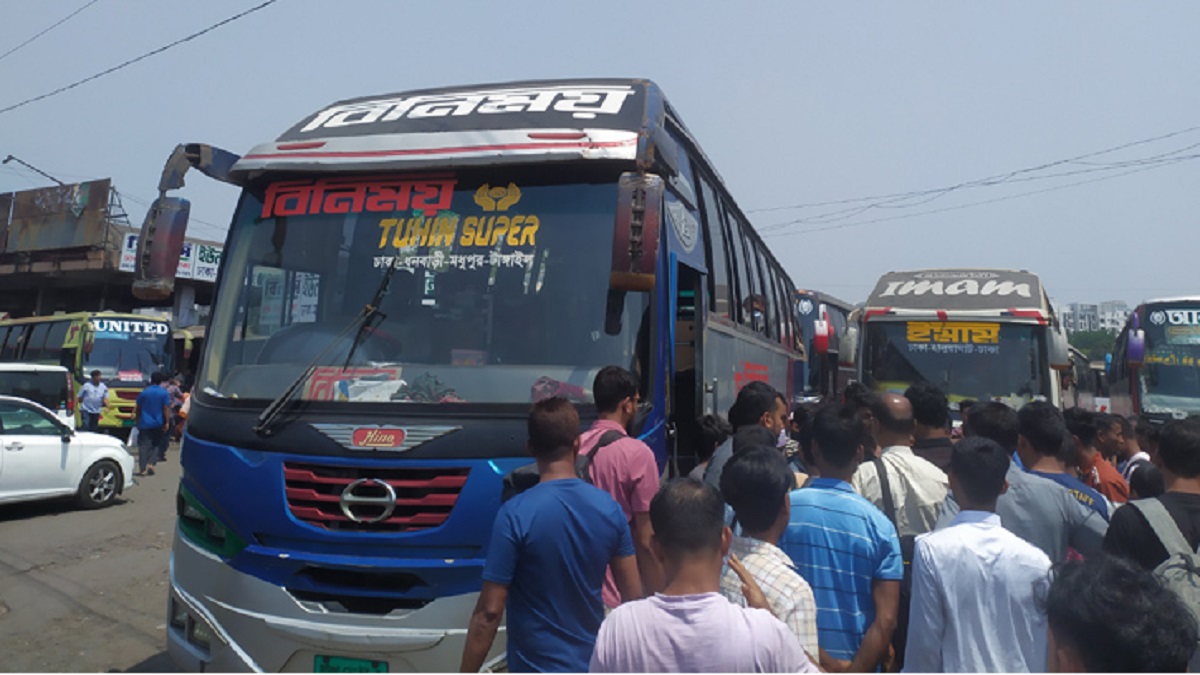 ঈদযাত্রায় বাড়তি ভাড়া, ব্যবস্থা গ্রহণেই শ্রমিকদের বিক্ষোভ