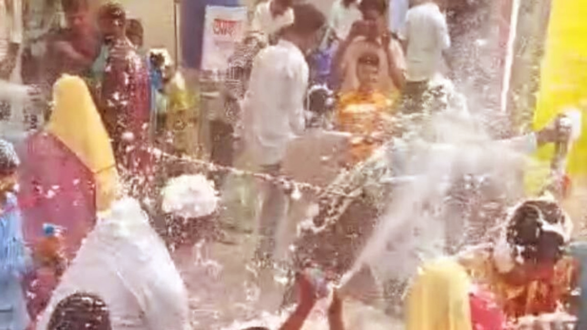 পার্টি স্প্রের পরই তুলকালাম, গেটেই ভেঙে গেল বিয়ে!