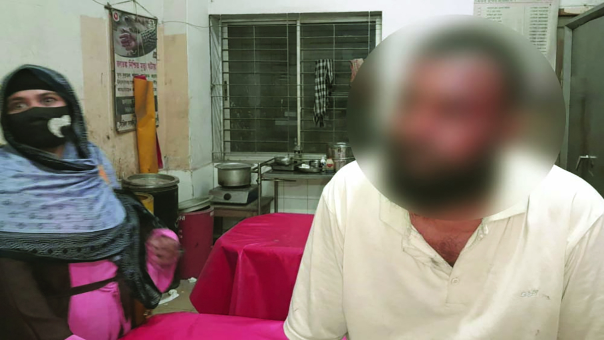 অসহায়কে খাবার দেওয়ায় দম্পতিকে মারল কিশোর গ্যাং