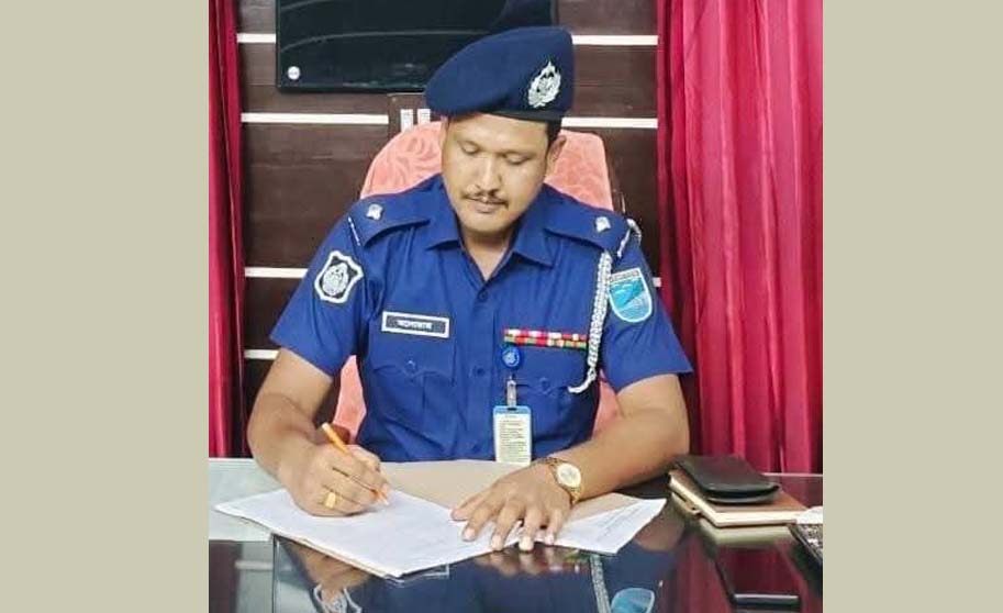 জিলাপির জেরে পুলিশ লাইনে ওসি মনোয়ার