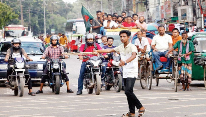 ট্রাফিকের দায়িত্বে থাকবে ৭০০ শিক্ষার্থী