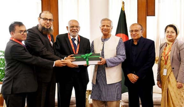 পদোন্নতি বঞ্চিতদের বিষয়ে প্রধান উপদেষ্টার কাছে প্রতিবেদন পেশ