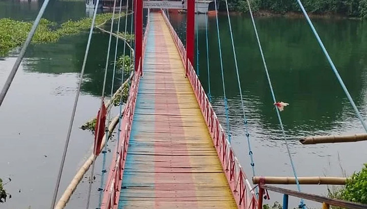 ৫৬ দিন পর ভেসে উঠল রাঙামাটির ঝুলন্ত সেতু