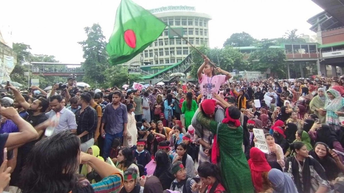 দেশে কী ঘটতে যাচ্ছে?
