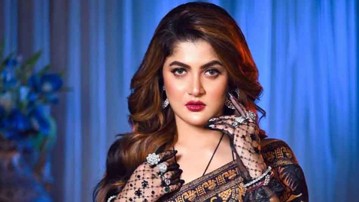 ঘুষি মেরে বেশ করেছি: শ্রাবন্তী চ্যাটার্জি