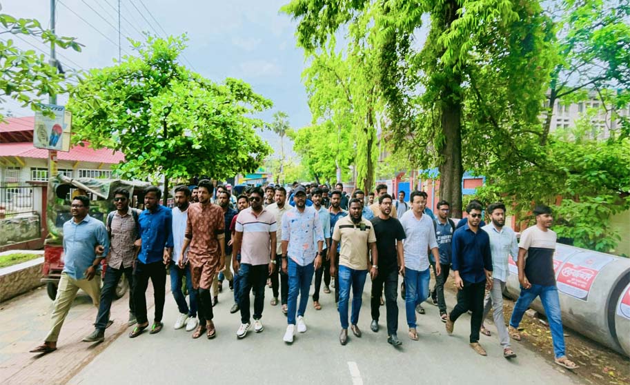 বাকৃবিতে ছাত্রদলের বিক্ষোভ