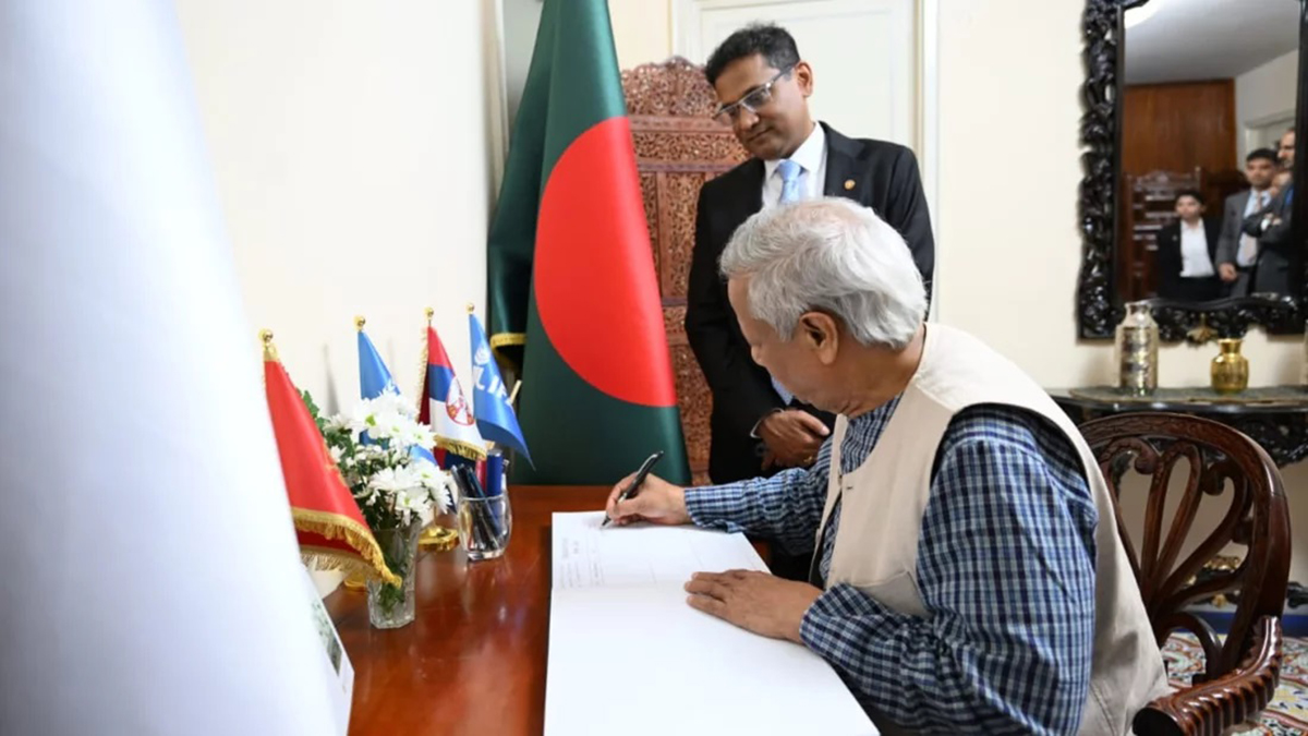 রোমে বাংলাদেশ হাউস পরিদর্শন করলেন প্রধান উপদেষ্টা