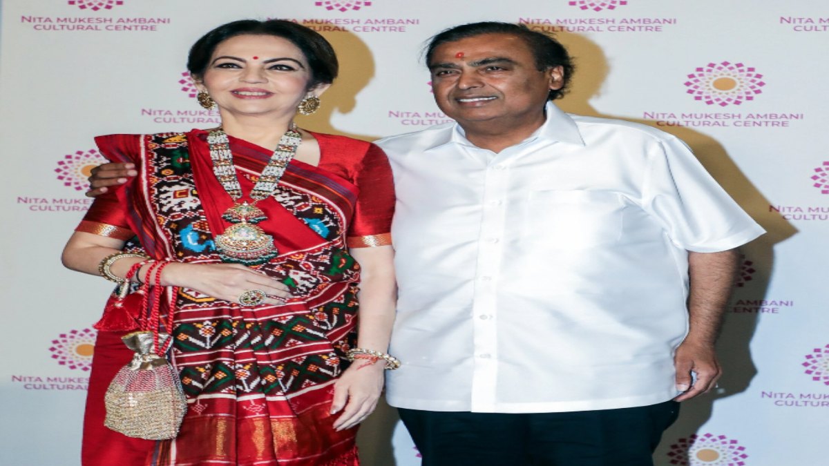 মুকেশ ও নীতা আম্বানি সবচেয়ে দানশীল ১০০ ব্যক্তির তালিকায়