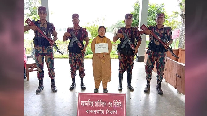 ভারতে অনুপ্রবেশকালে বিজিবির হাতে আটক ১
