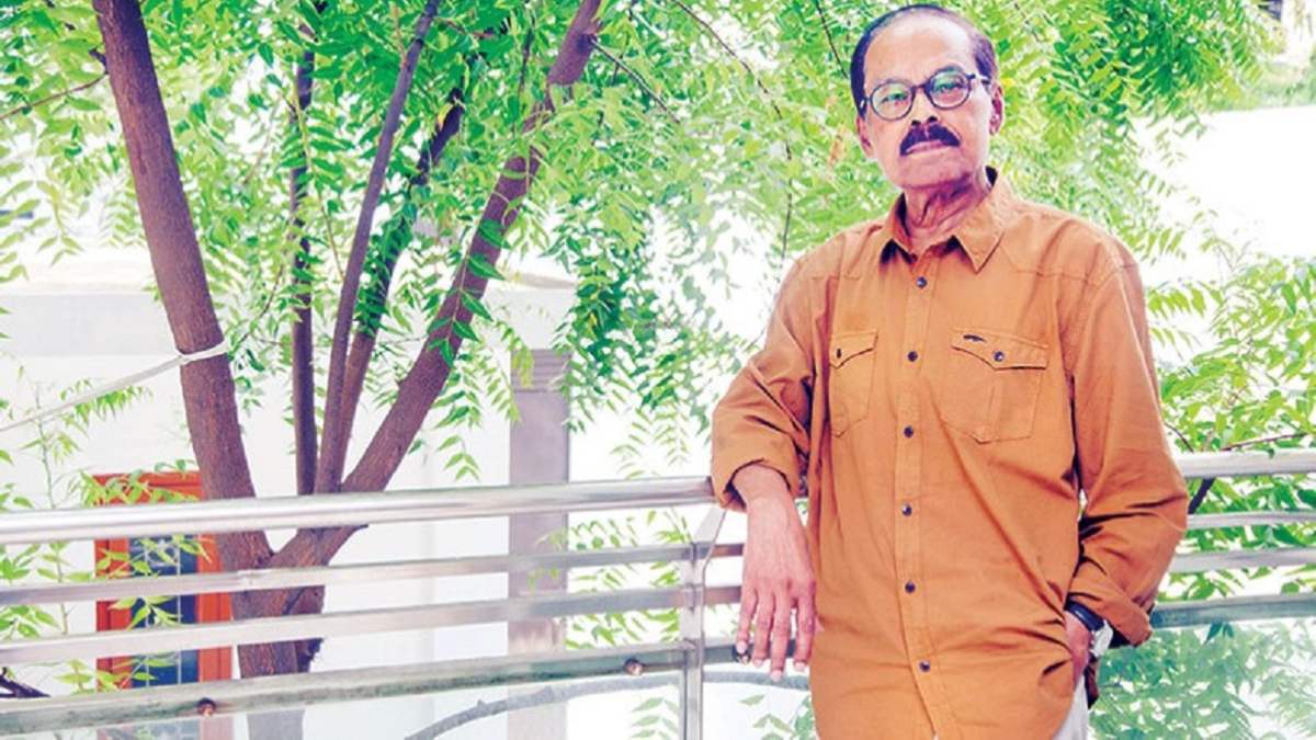 স্মৃতিময় গানের সঙ্গে...