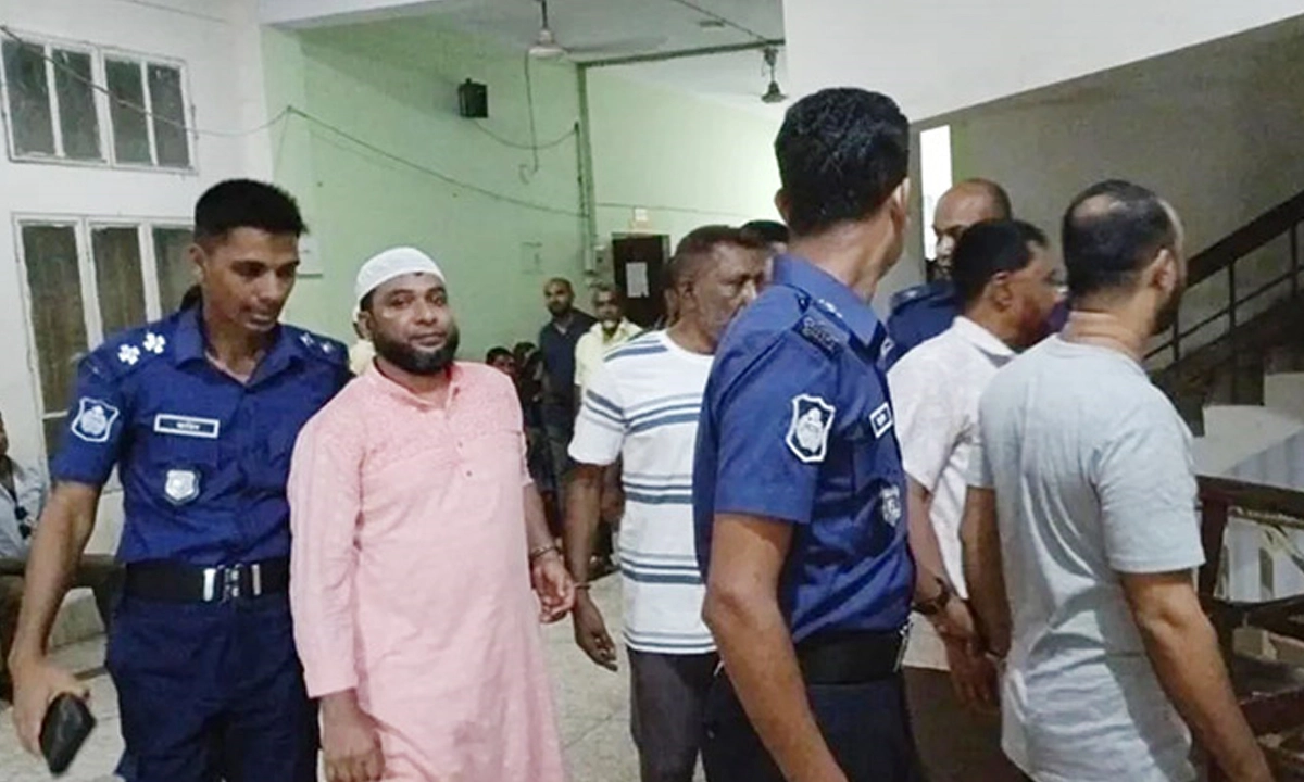 আ.লীগের ১১ জন নেতাকর্মী আদালতে আত্মসমর্পণ। ছবি- রূপালী বাংলাদেশ