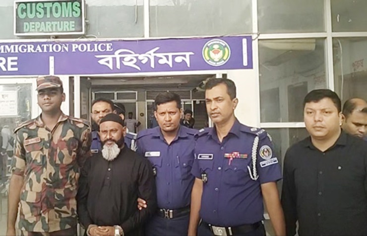 বেনাপোল দিয়ে ভারতে যাওয়ার সময় স্বেচ্ছাসেবক লীগ নেতা আটক
