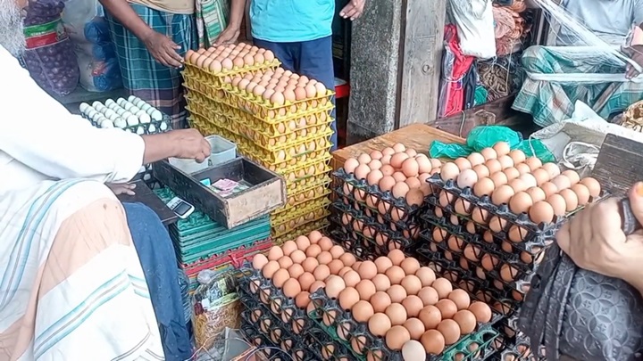 আমদানির পরেও যশোরে ডিমের দাম চড়া