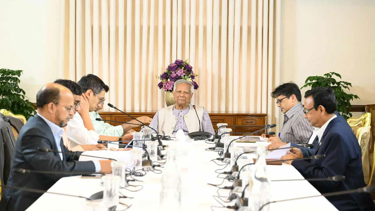 চট্টগ্রাম বন্দরের সক্ষমতা বৃদ্ধির উদ্যোগ ত্বরান্বিত করার নির্দেশ