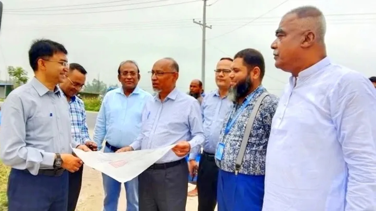 হাসপাতালের প্রস্তাবিত স্থান পরিদর্শনে বিভাগীয় স্বাস্থ্য পরিচালক