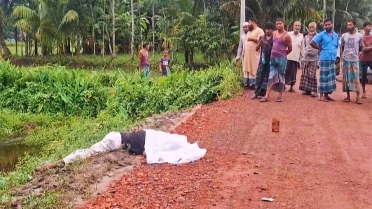 সদর উপজেলার উত্তর জয়পুর ইউনিয়নের ভূঁইয়া পুকুর পাড় থেকে মরদেহ উদ্ধার করা হয়েছে। ছবি- রূপালী বাংলাদেশ