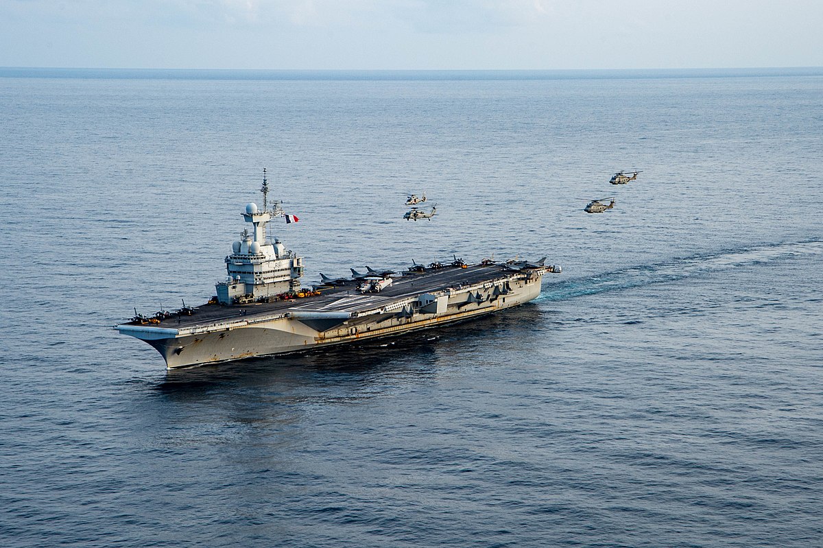 Archivo:French aircraft carrier Charles de Gaulle (R91) underway in the  Ionian Sea on 17 March 2022 (220317-N-DH793-1322).JPG - Wikipedia, la  enciclopedia libre