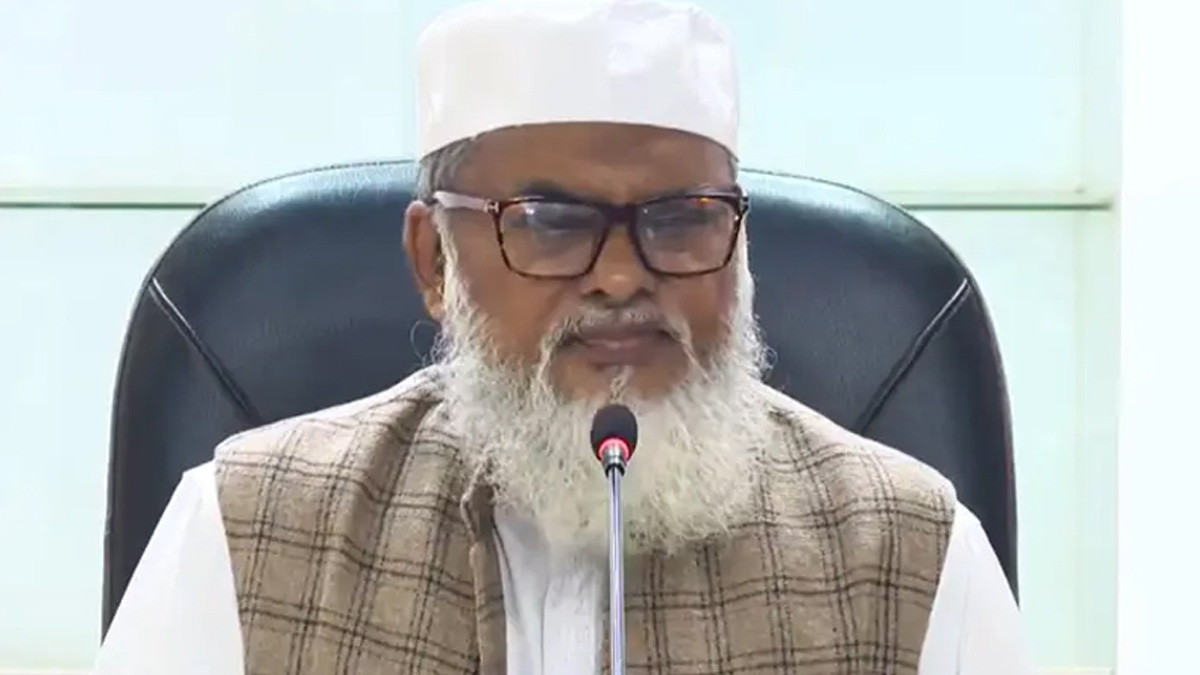 ১০ হাজার ৪৮৭ হজযাত্রীকে নিয়ে শঙ্কায় আছেন ধর্ম উপদেষ্টা