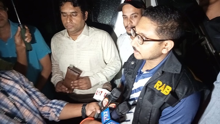 ছাত্রলীগ নেতার অবৈধ পলিথিন কারখানা থেকে পলিথিন জব্দ, জরিমানা