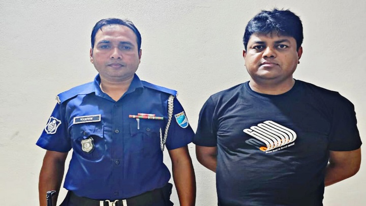 কানাডা পালানোর সময় বিমানবন্দরে যুবলীগ নেতা আটক