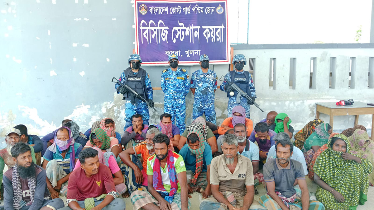 সুন্দরবনে অপহৃত ৬ নারীসহ ৩৩ জেলে উদ্ধার