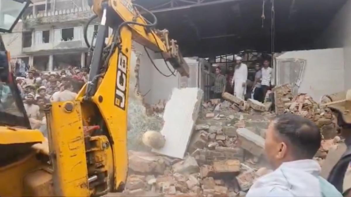 ‘অবৈধ’ বলে ৩০০ মসজিদ-মাদ্রাসা  গুঁড়িয়ে দিল ভারত