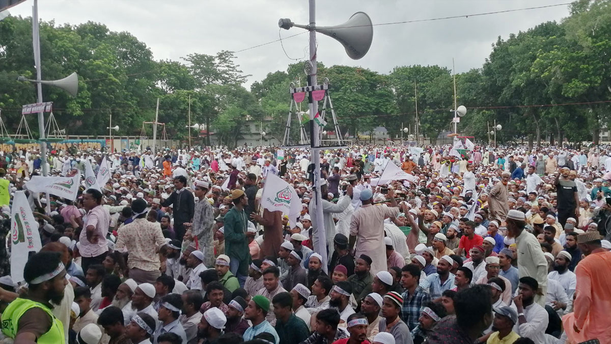 রংপুর জিলা স্কুল মাঠে জামায়াতের সমাবেশে জনতার ঢল। ছবি- সংগৃহীত