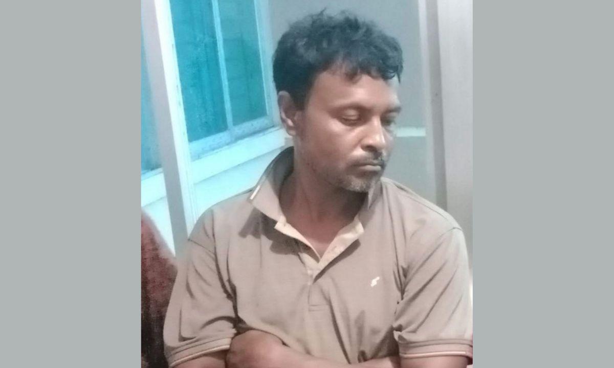জাহাঙ্গীর মণ্ডল ওরফে চাকমা জাহাঙ্গীর। ছবি- রূপালী বাংলাদেশ