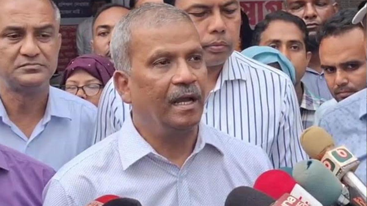 বক্তব্য দিচ্ছেন অন্তর্বর্তীকালীন সরকারের আইন, বিচার ও সংসদবিষয়ক উপদেষ্টা অধ্যাপক ড. আসিফ নজরুল। ছবি- সংগৃহীত