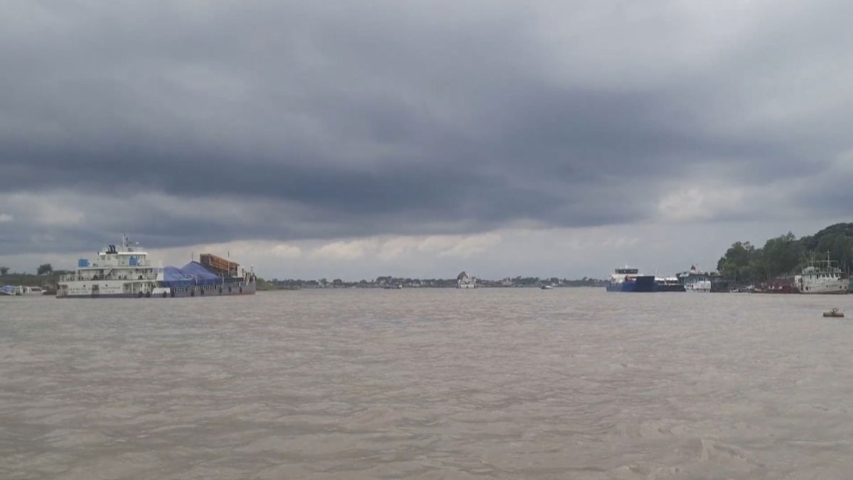মোংলা বন্দরে ৩ নম্বর সতর্ক সংকেত