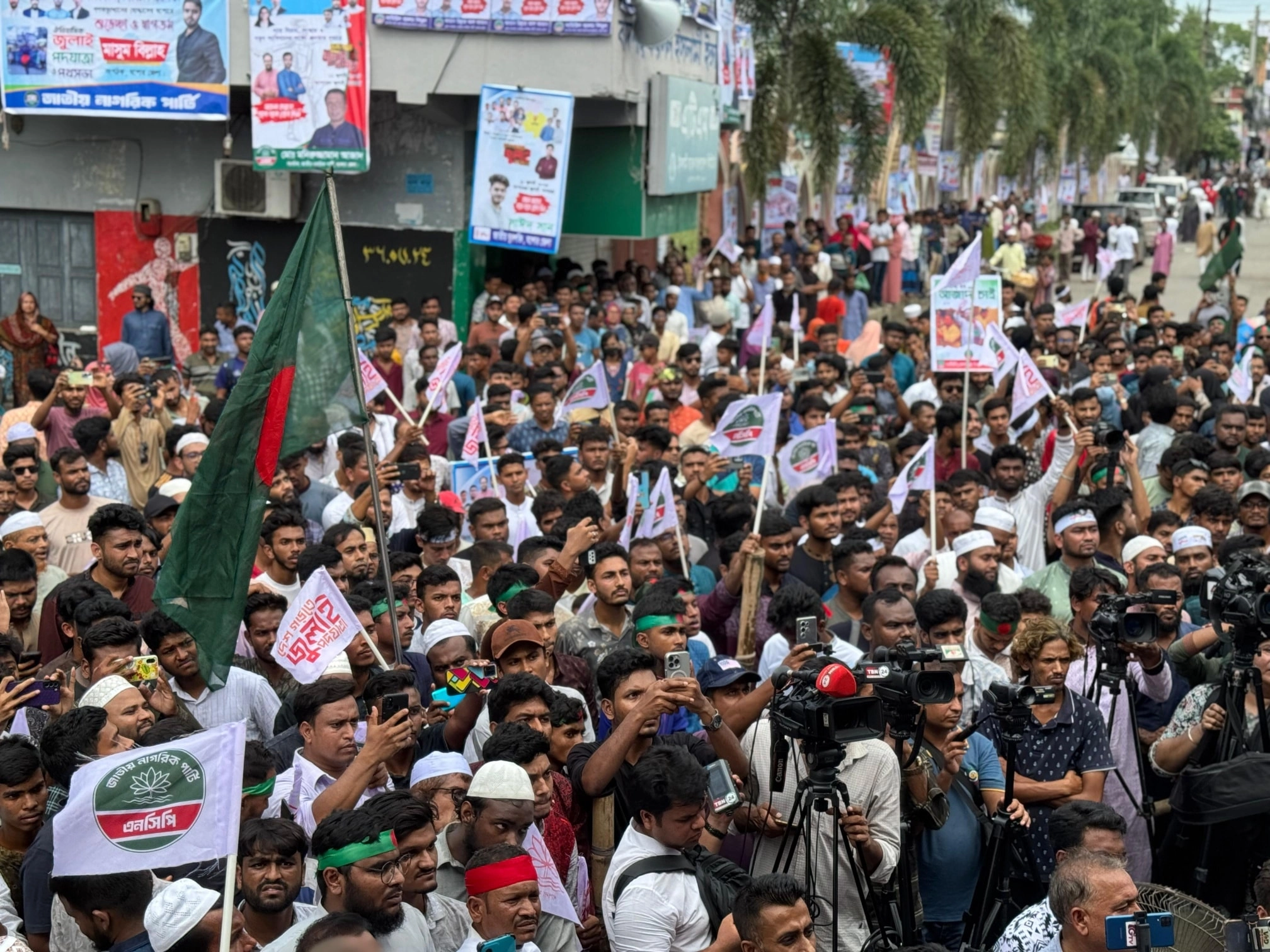 আমাদের কোটি মানুষ দেখাবেন না, ওসব আমরা দেখেছি