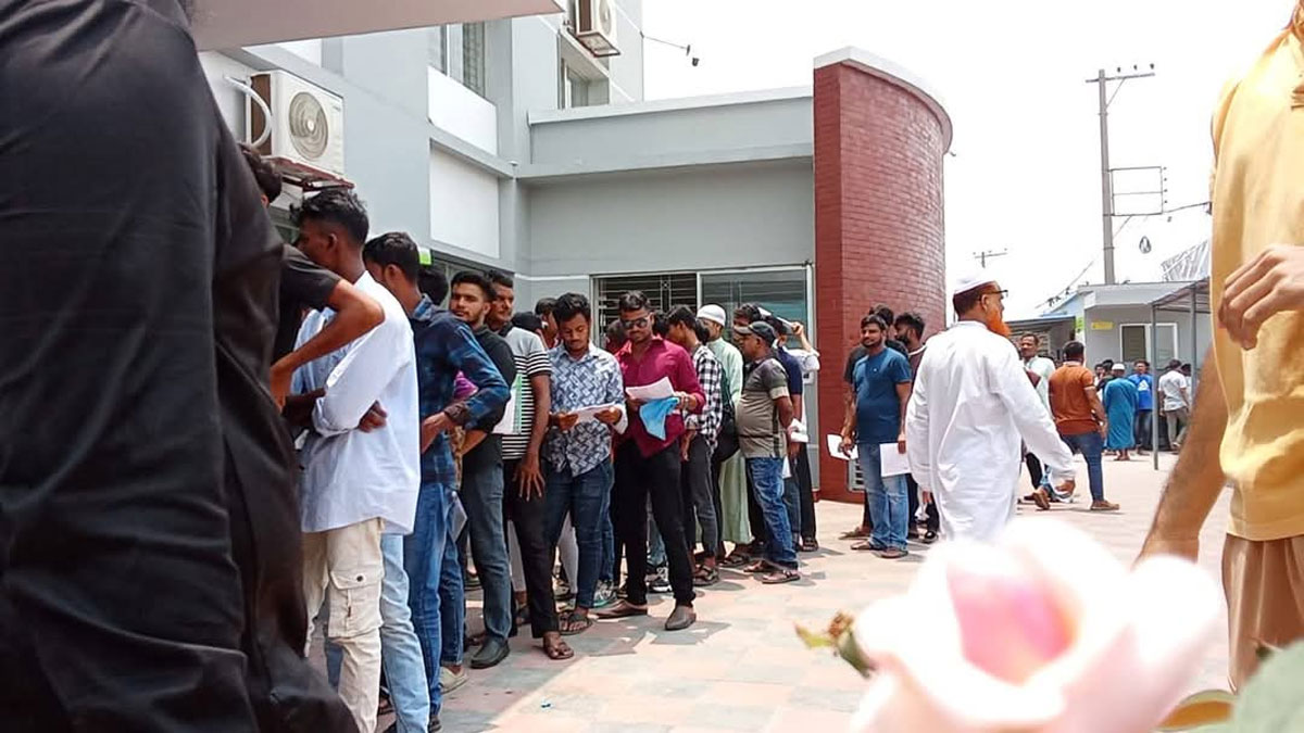 চালু হলো পুড়ে যাওয়া নারায়ণগঞ্জ পাসপোর্ট অফিস