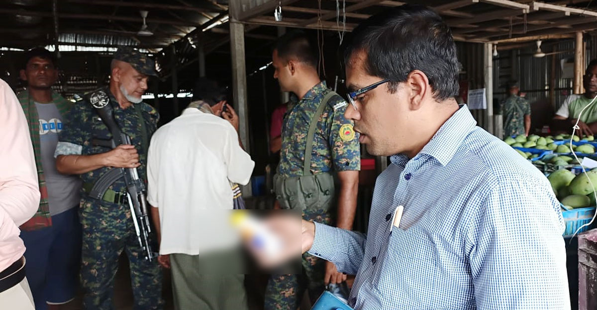 নাটোরে আমে ‘ইথোফেন’ প্রয়োগ, ব্যবসায়ীকে জরিমানা 