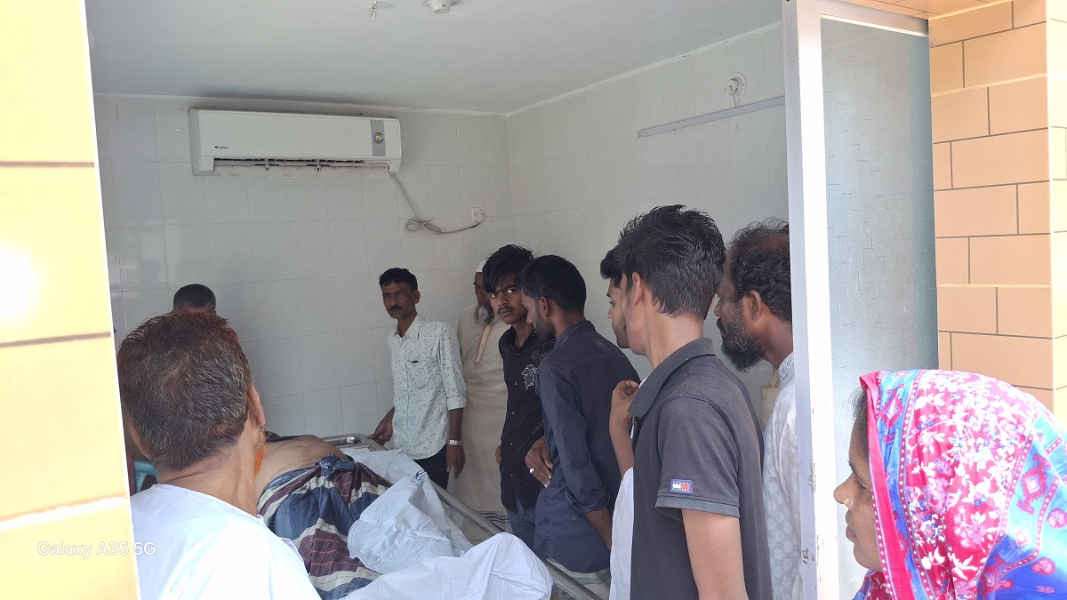 পাবনায় ‘চরমপন্থি দলের নেতাকে’ গুলি ও কুপিয়ে হত্যা