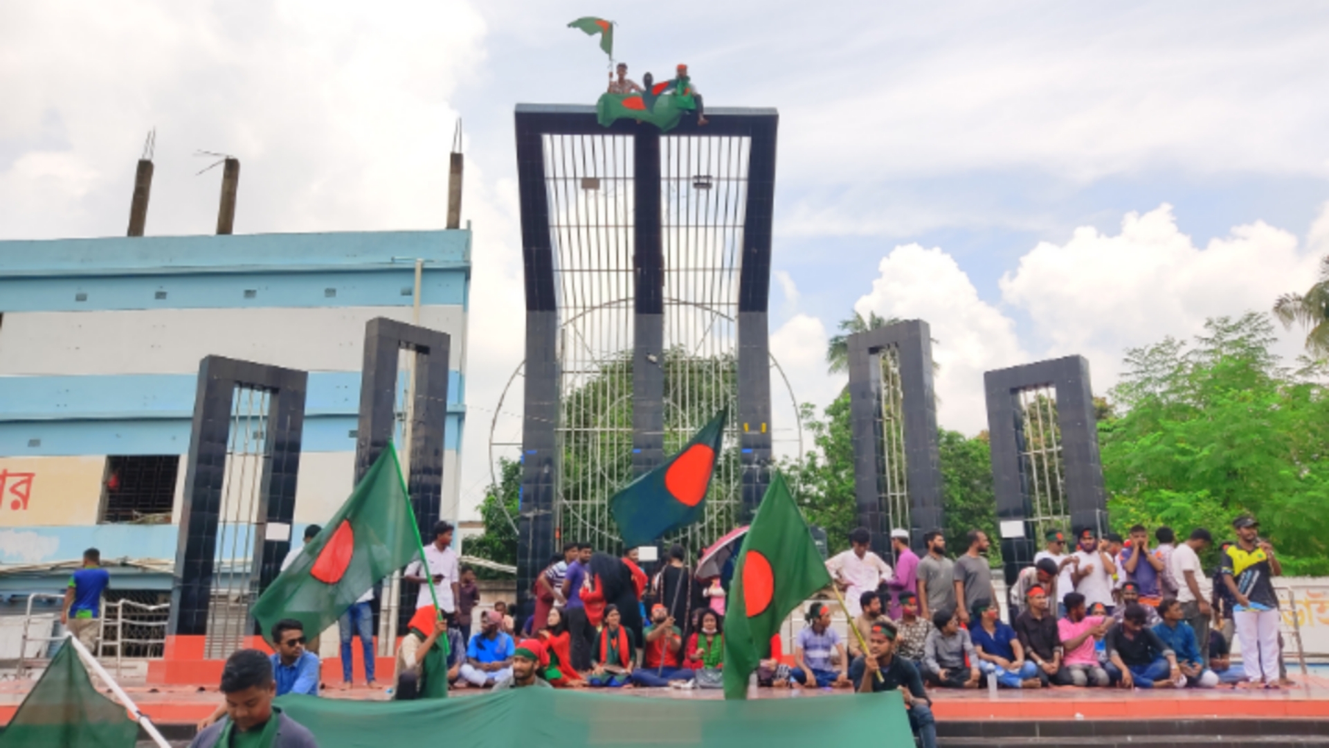 খুনি হাসিনাকে দেশের মাটিতেই বিচারের আওতায় আনা হবে