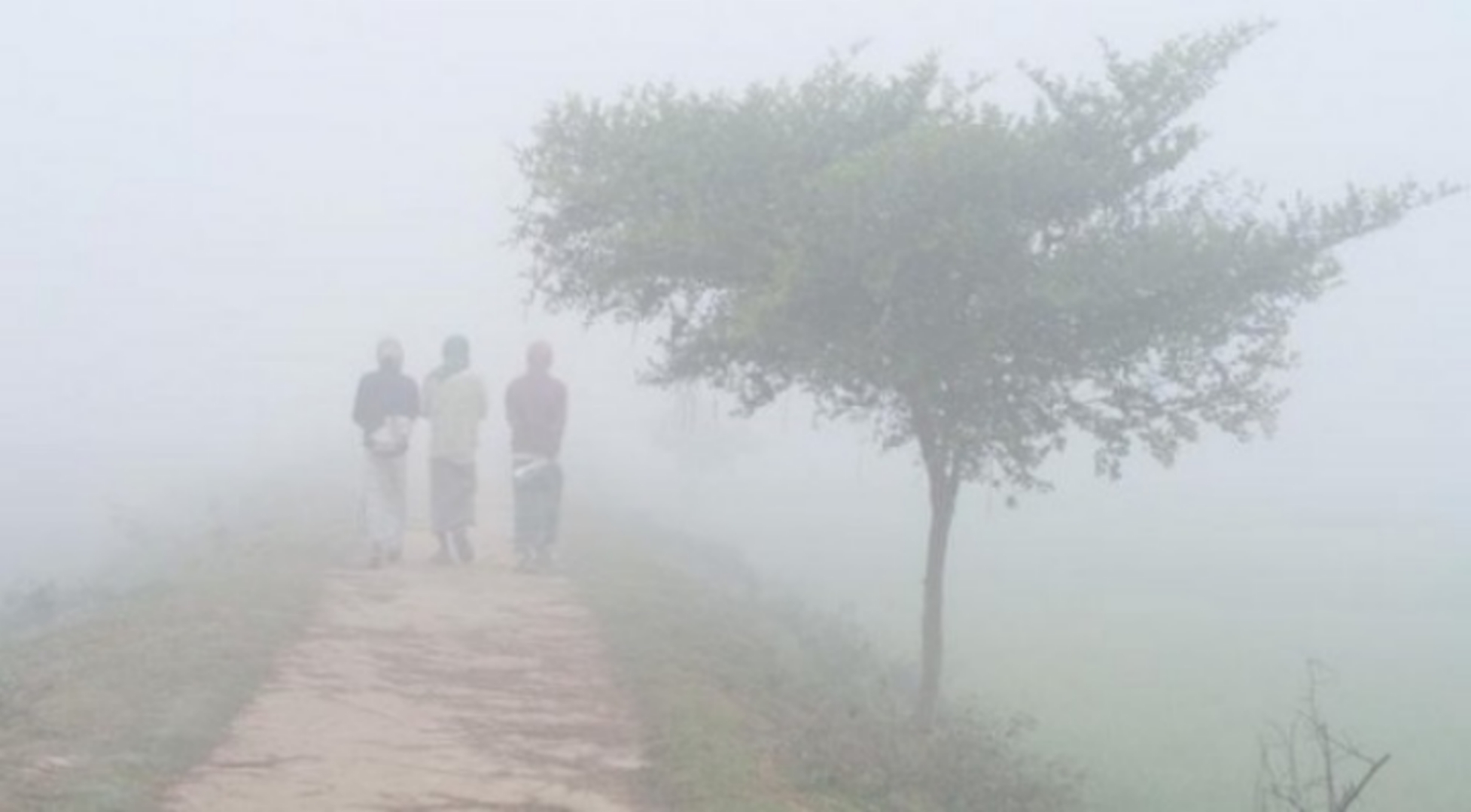 জেঁকে বসছে শীত, বিপাকে খেটে খাওয়া মানুষ