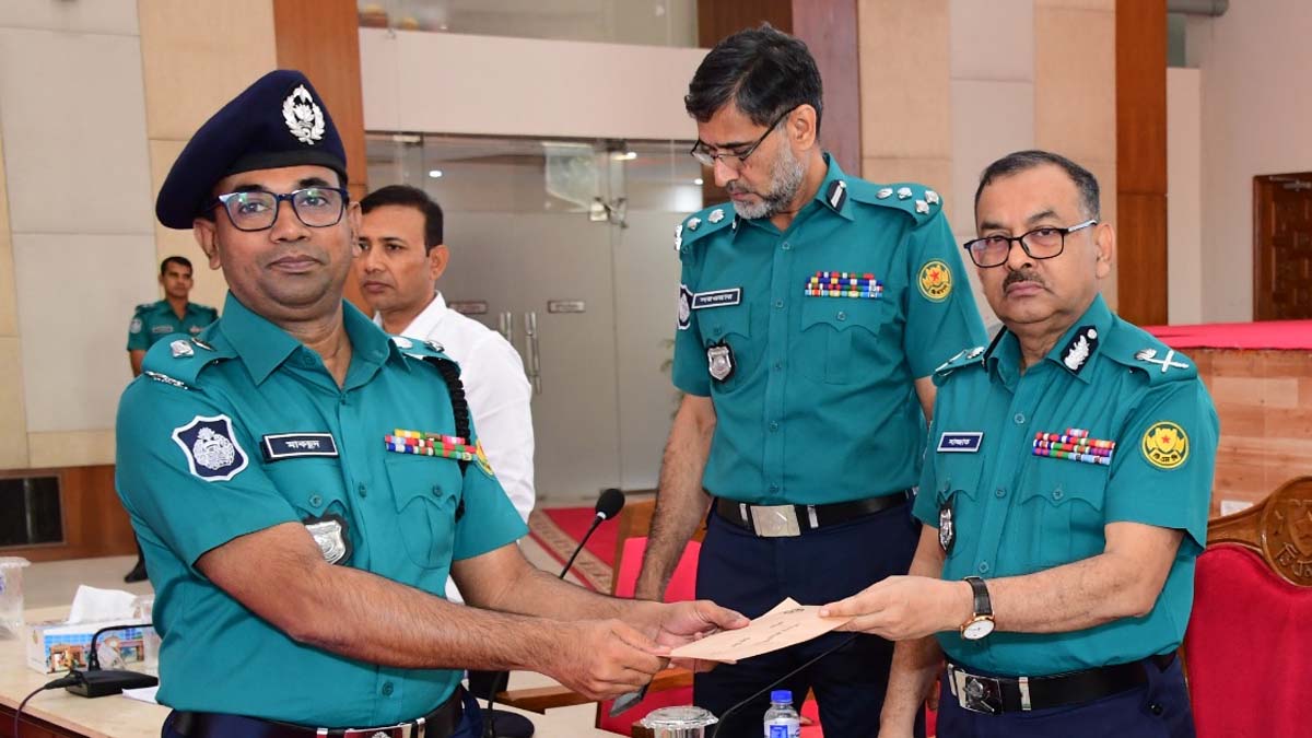 ডিএমপির মাসিক অপরাধ সভায় শ্রেষ্ঠ যারা