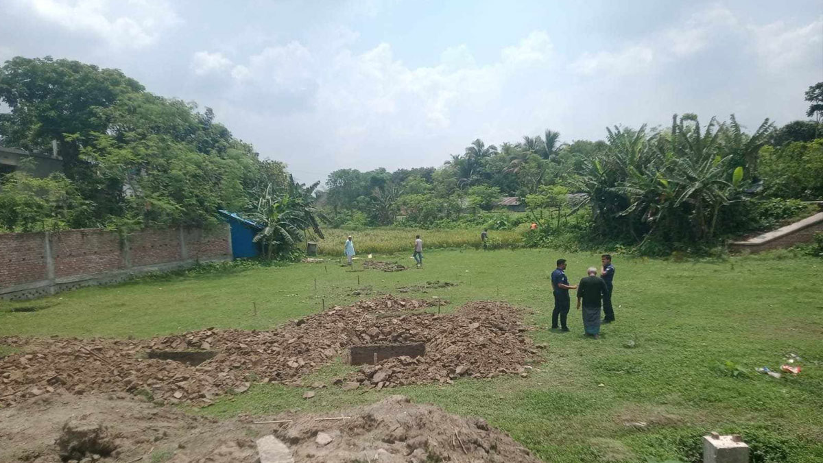 বেনাপোলে রেলের জমি দখল করে ভবন নির্মাণের অভিযোগ