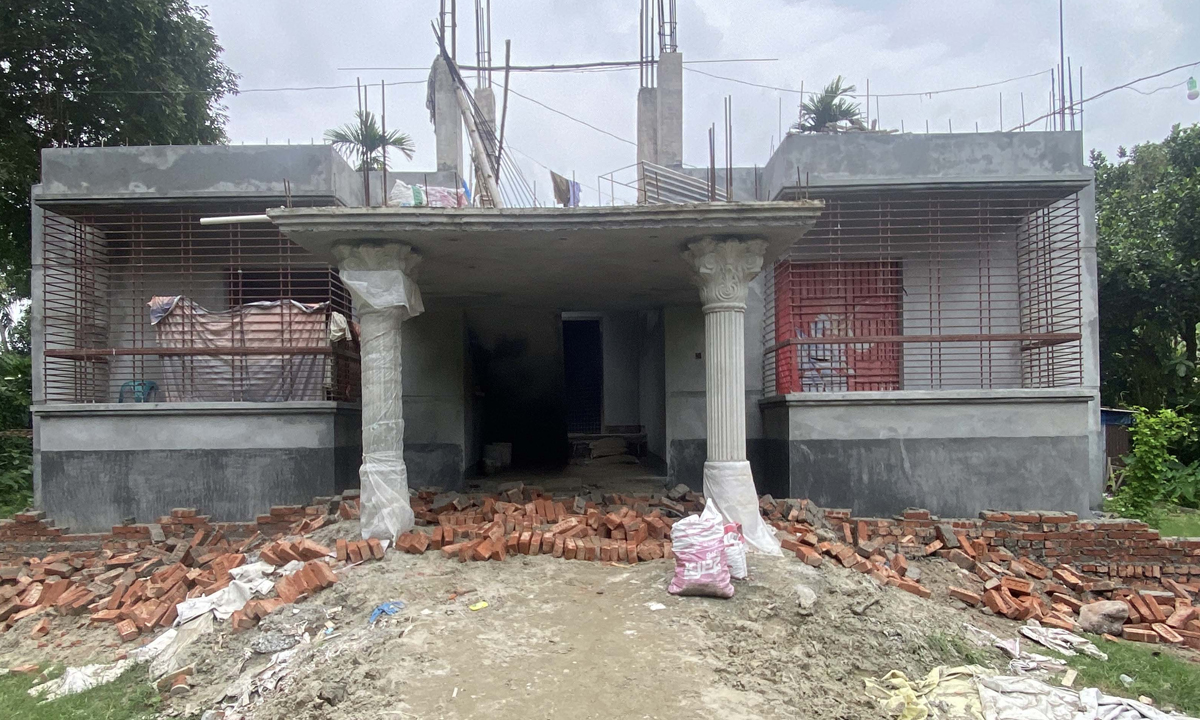 জমি সংক্রান্ত বিরোধের জেরে ভাইয়ের কাছে ৫০ লাখ টাকা চাঁদা দাবির অভিযোগ। ছবি- রূপালী বাংলাদেশ