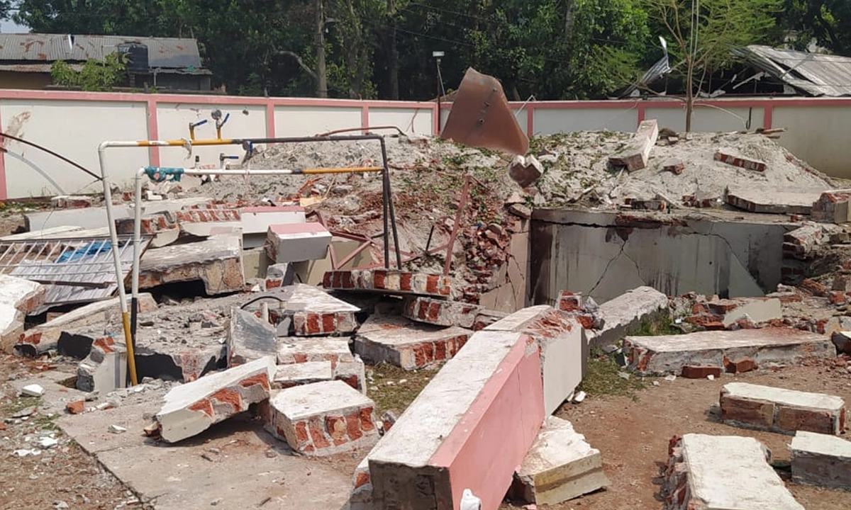 রংপুর নগরীর সিও বাজারে এলপিজি গ্যাস স্টেশনে ভয়াবহ বিস্ফোরণ। ছবি- সংগৃহীত