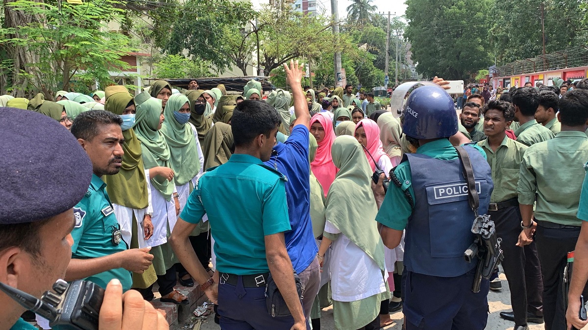 রাজশাহী নার্সিং কলেজে শিক্ষার্থীদের মধ্যে সংঘর্ষ, আহত ১০